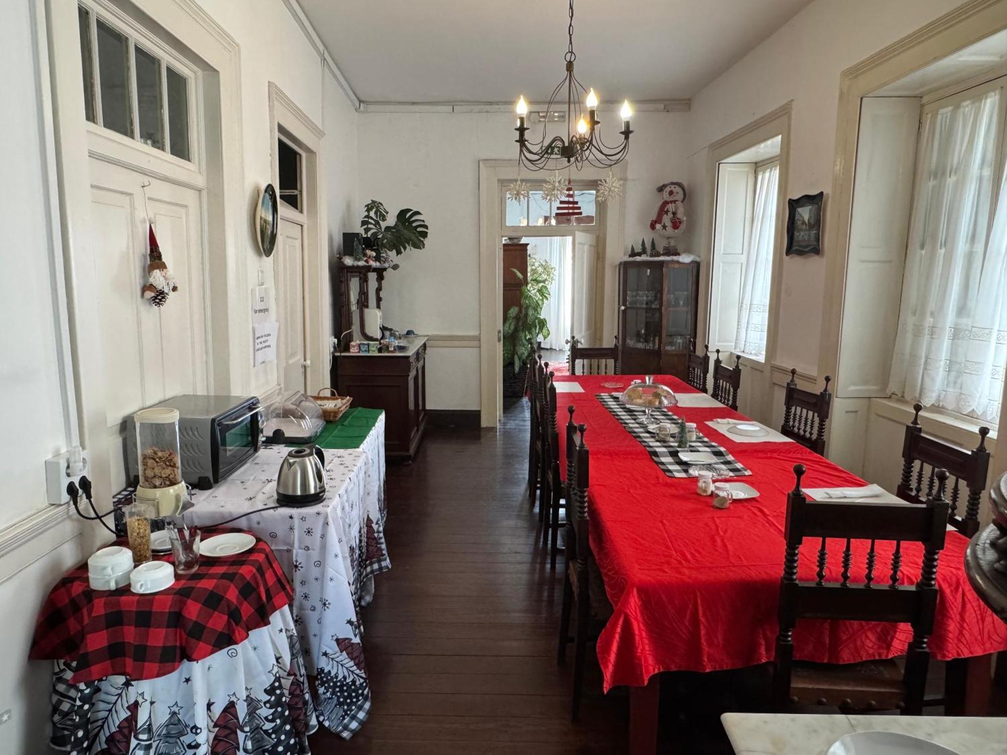 Vitorina Corte Guesthouse ฟุงชาล ภายนอก รูปภาพ