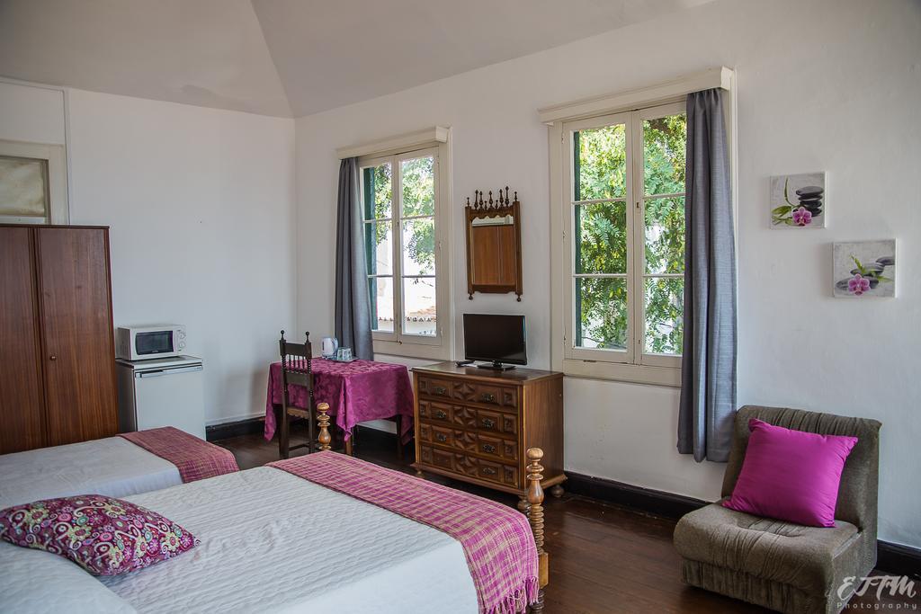 Vitorina Corte Guesthouse ฟุงชาล ภายนอก รูปภาพ